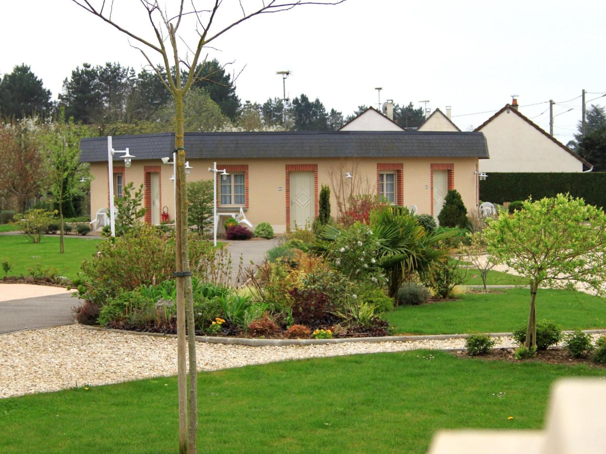 Logis Hotel Le Clos Du Vigneron Ousson-sur-Loire Exterior photo